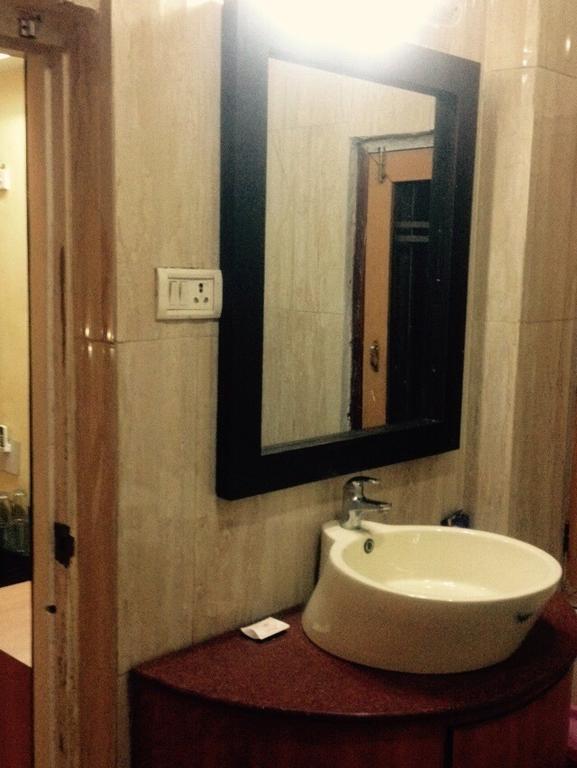 Hotel Bengal International Siliguri Rum bild