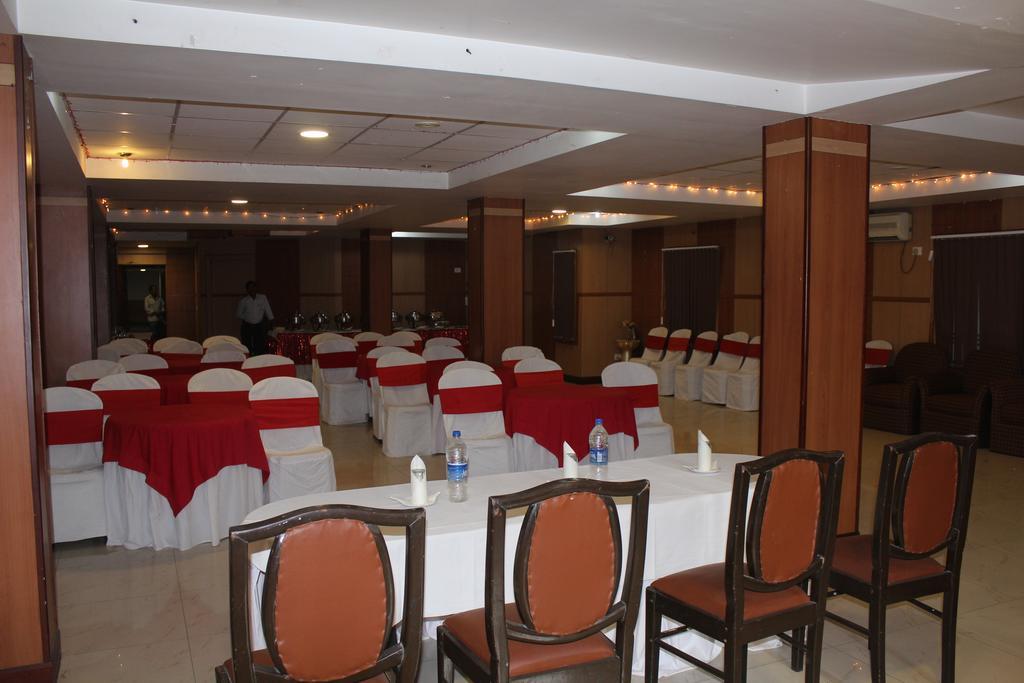 Hotel Bengal International Siliguri Exteriör bild