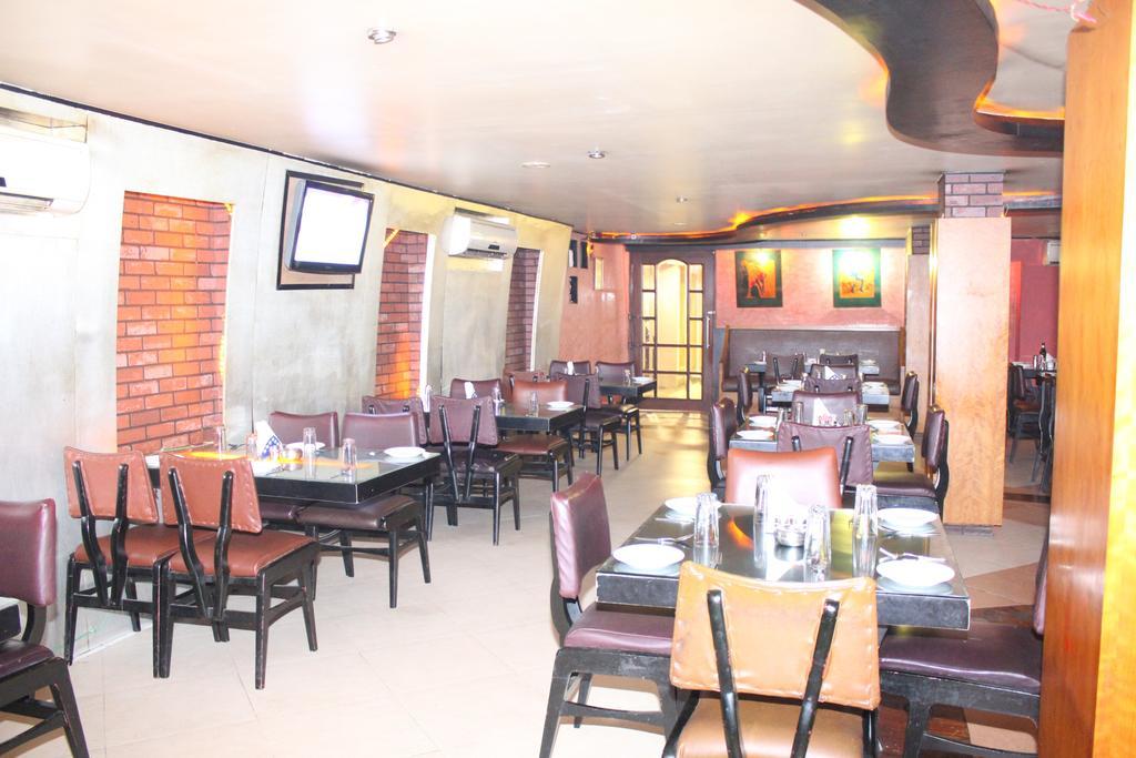 Hotel Bengal International Siliguri Exteriör bild